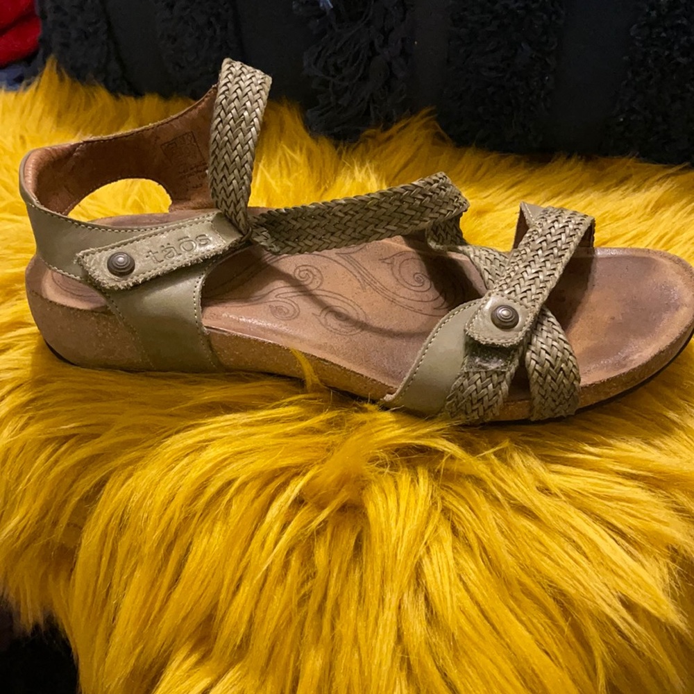 Taos sandal